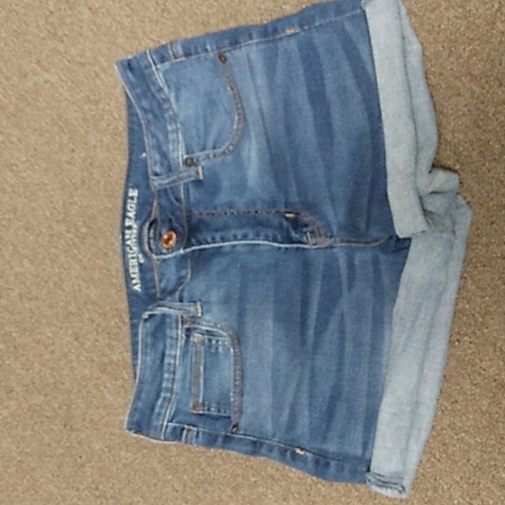 American Eagle Shorts - Picture 2 of 4
